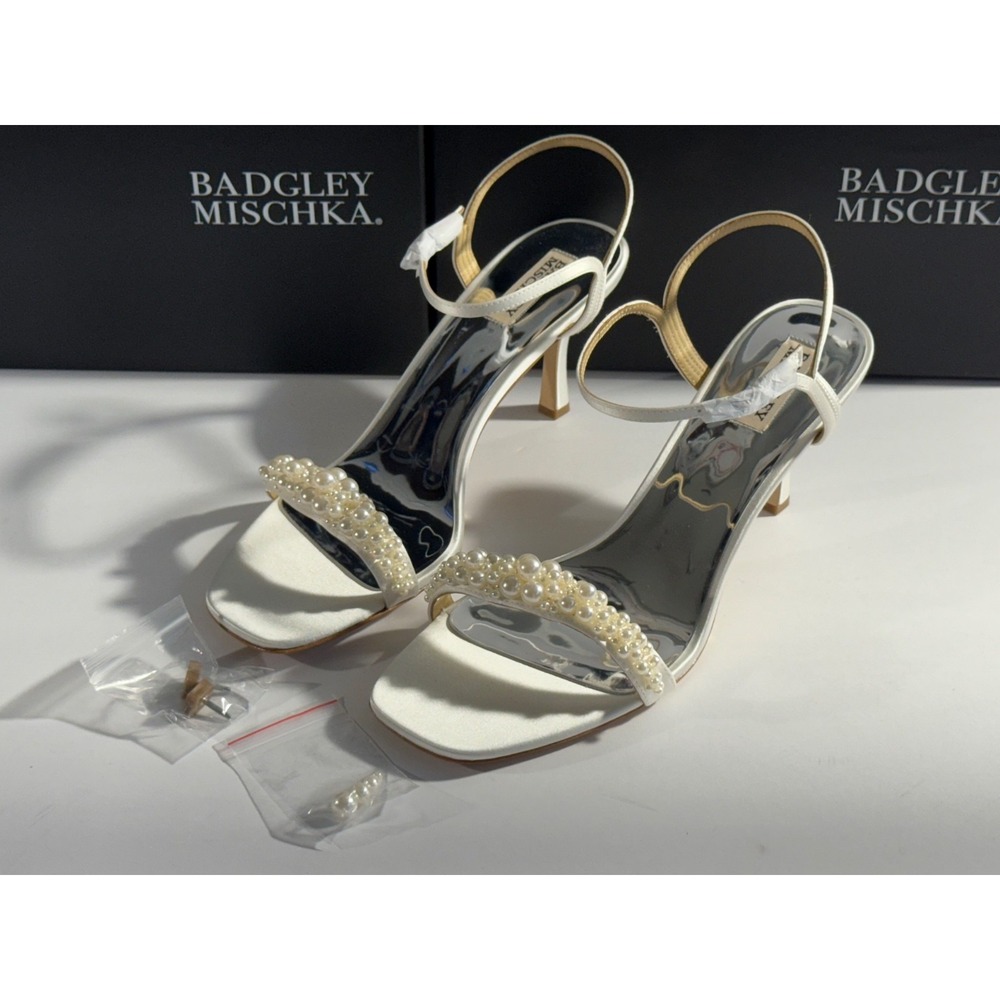 Badgley‎ Mischka Caitlyn Heels White Satin Pearl Embellished Ankle Strap size 11 - Picture 10 of 15
